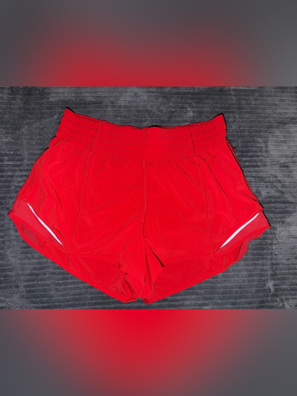 Lululemon Hotty Hot High Rise HR Lined Shorts Lulu Red 2.5 Like New
